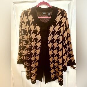 Liz & Me Black and Camel Houndstooth Cardigan